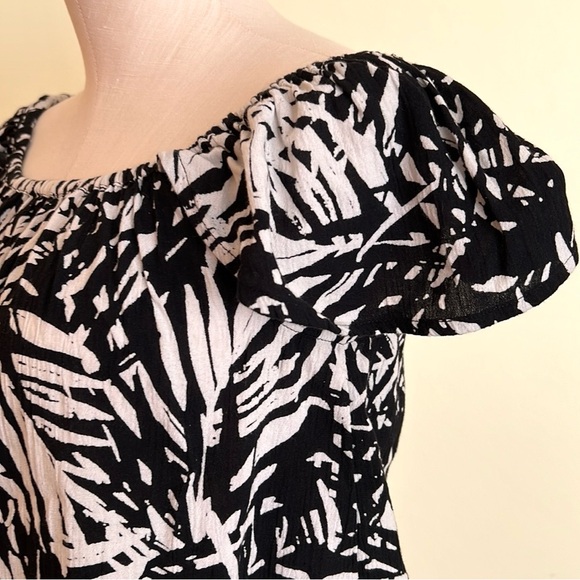 Aerie 2 piece top and shorts set size XS - Picture 8 of 10